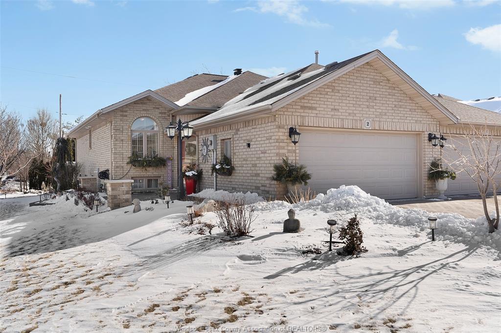 2-queens-hill-crescent-leamington-ontario-26001949