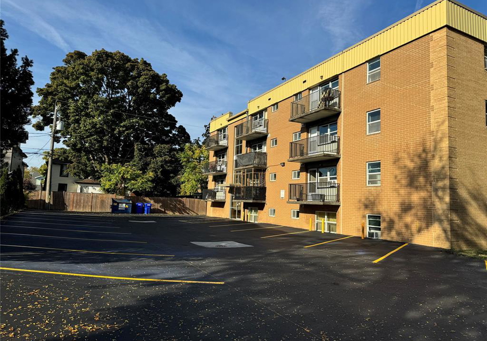 2035-university-avenue-west-windsor-ontario-26002096
