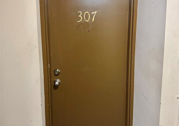 2035-university-avenue-west-windsor-ontario-26002096