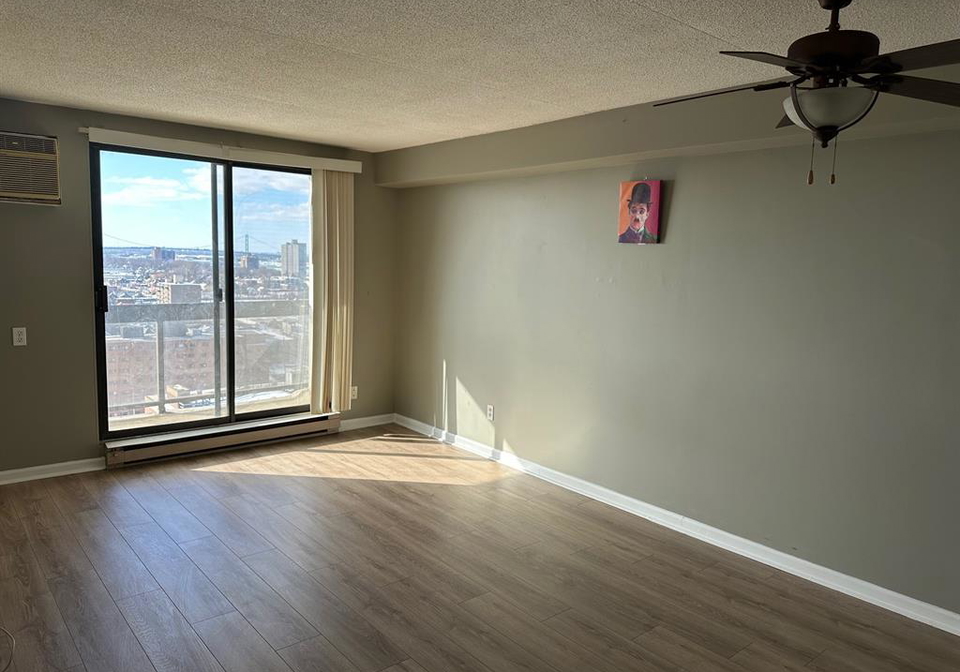 150-park-street-west-windsor-ontario-26002124
