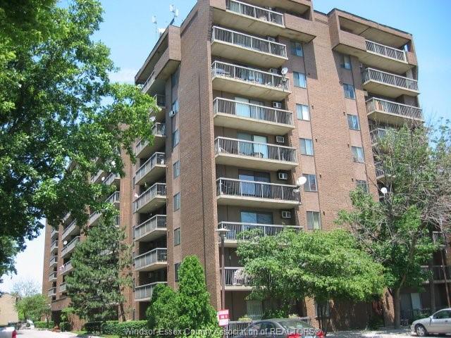 3936-wyandotte-street-east-windsor-ontario-26002378