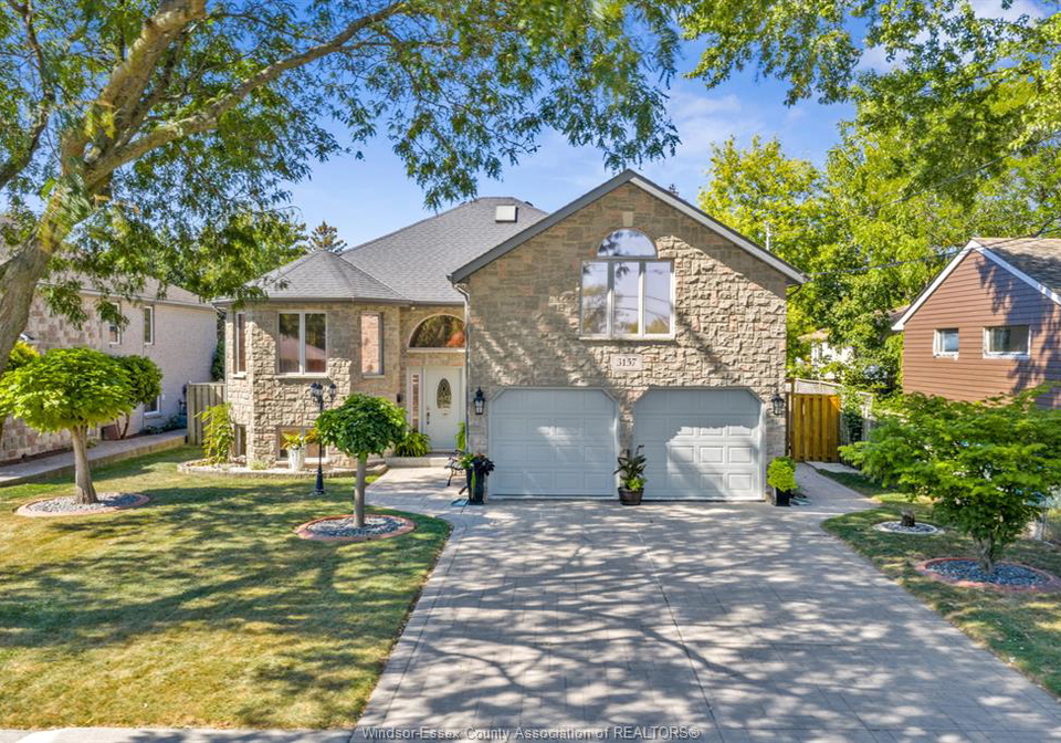 3157-robinet-windsor-ontario-26002541