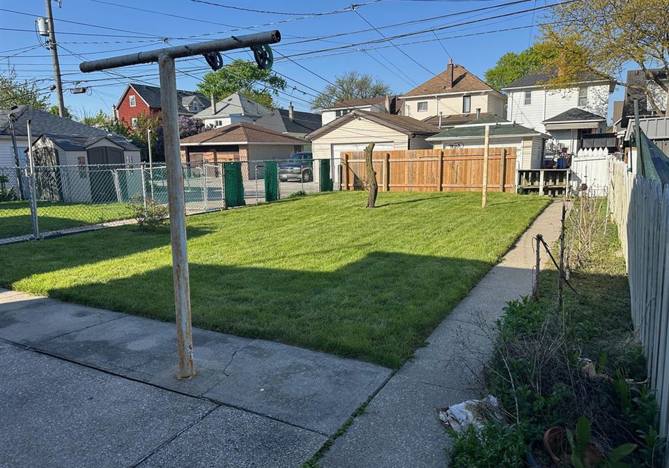 953-gladstone-windsor-ontario-26002555