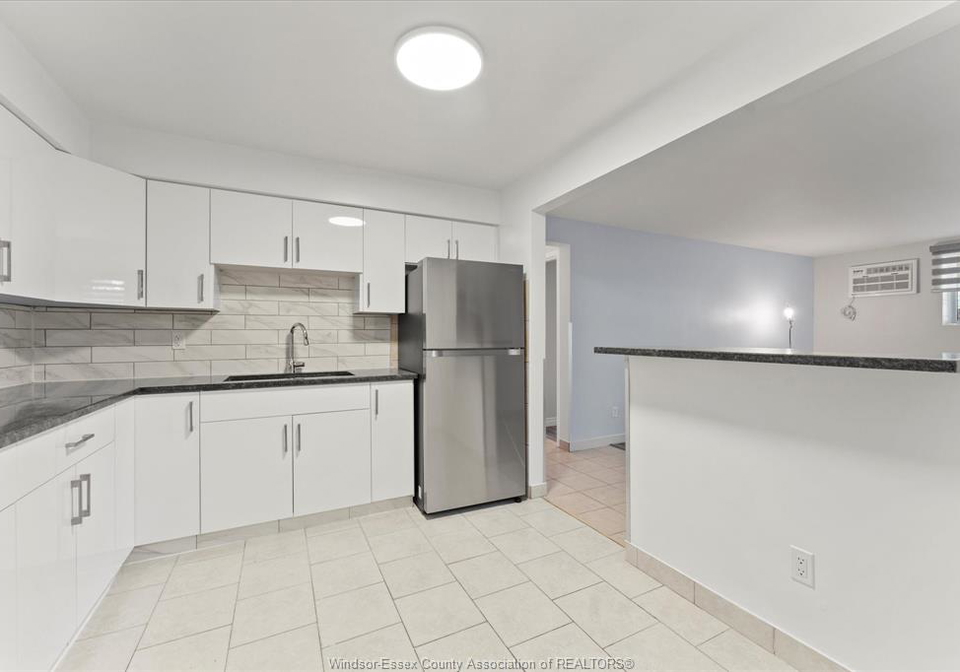 1160-howard-windsor-ontario-26002915