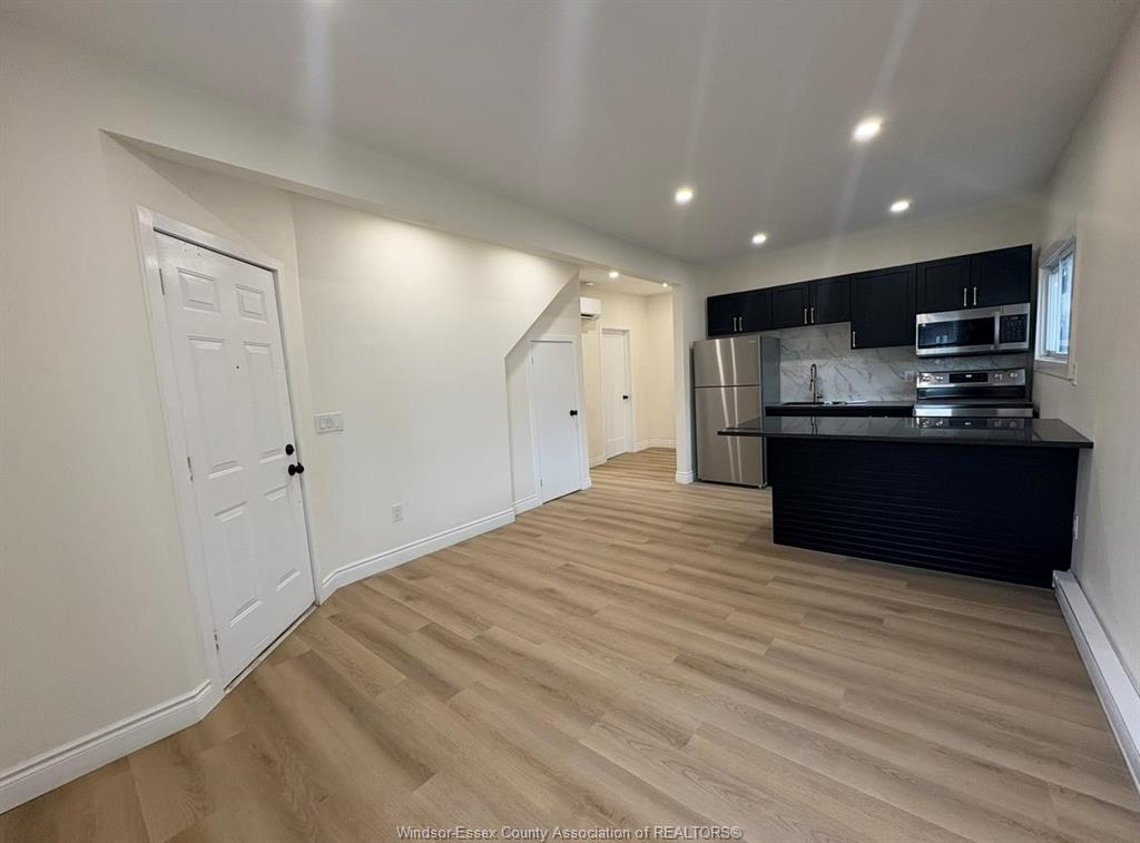 191-marentette-windsor-ontario-26002996