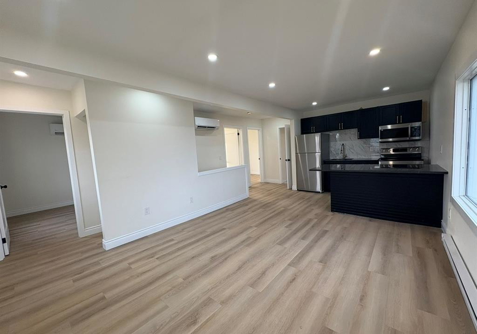 191-marentette-windsor-ontario-26002997