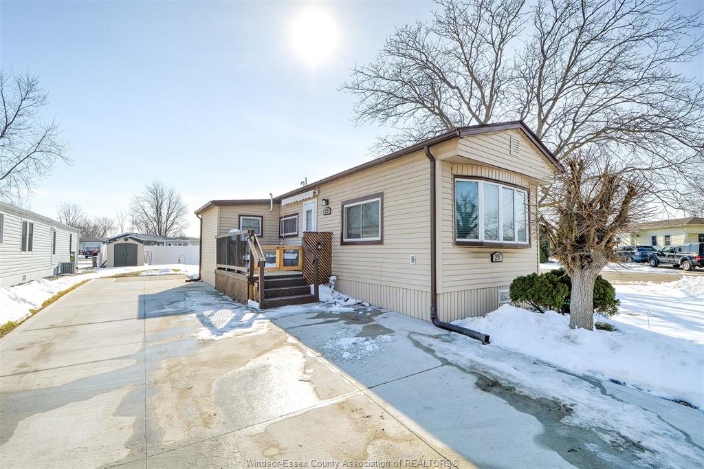 29-parkside-mcgregor-ontario-26003398