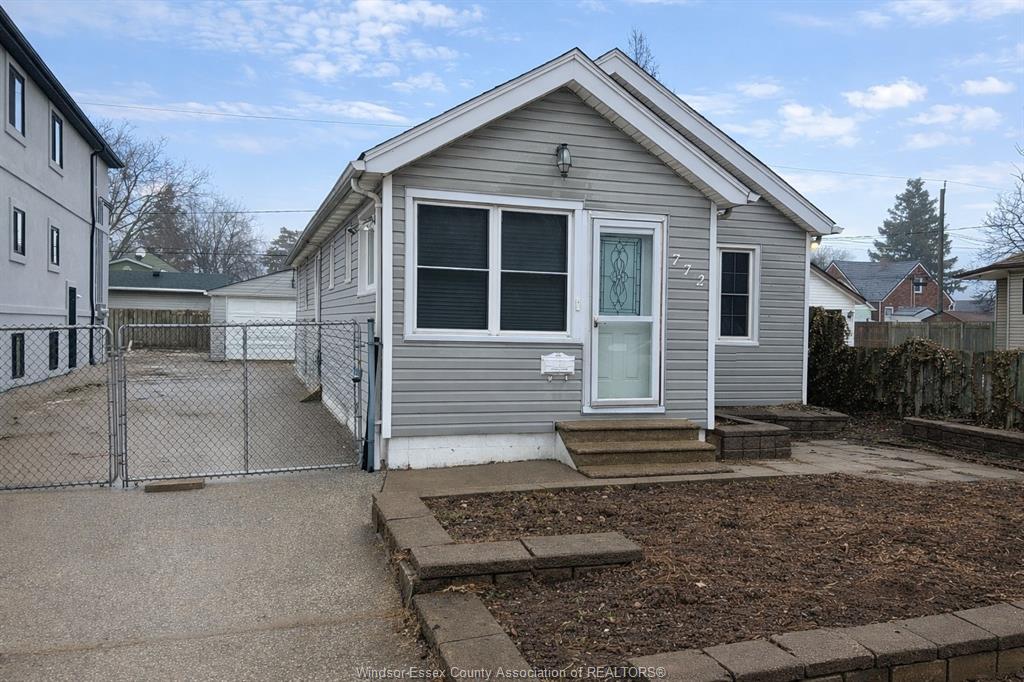 772-charlotte-street-windsor-ontario-26003424