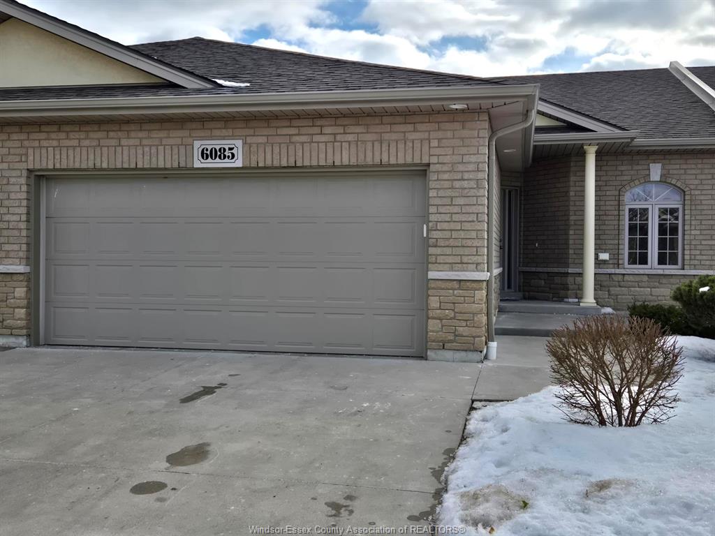 6085-livingstone-windsor-ontario-26003497
