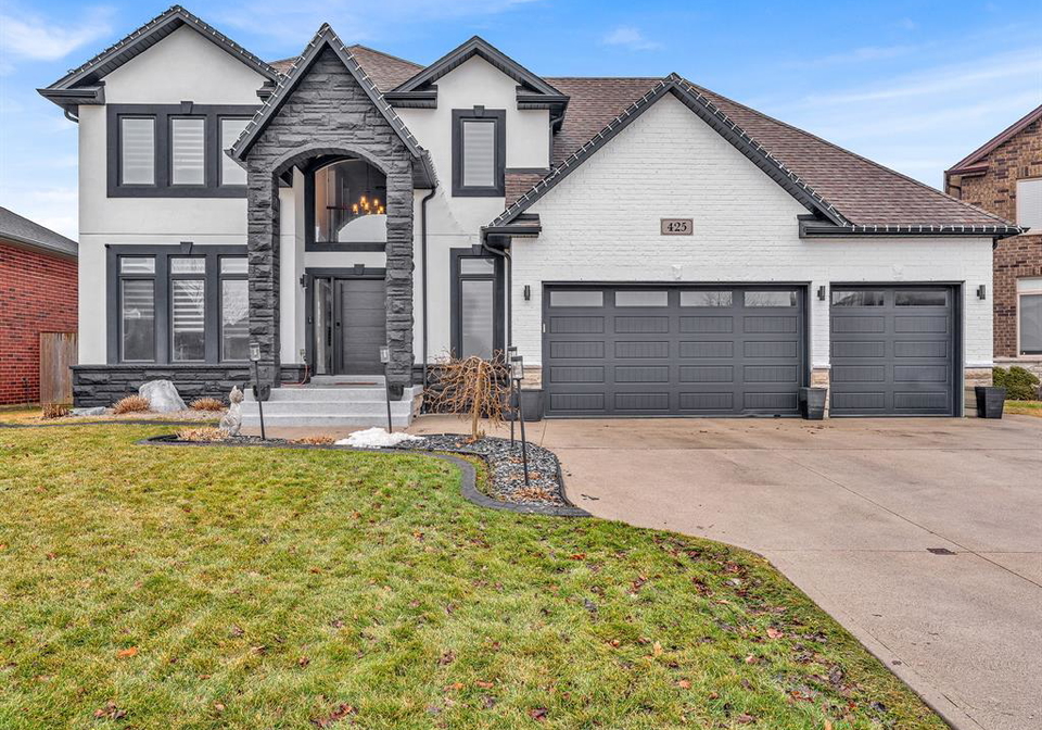 425-pinehurst-lakeshore-ontario-26003654