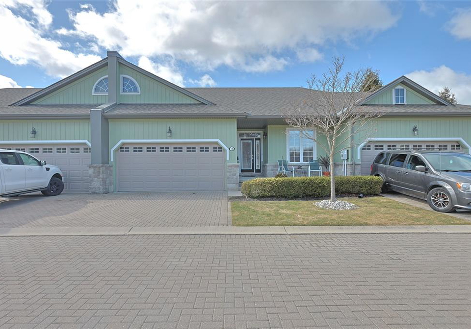 13-oakwood-links-lane-grand-bend-ontario-26003669
