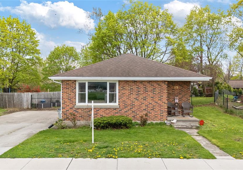 19-broadway-street-lambton-shores-ontario-26003814