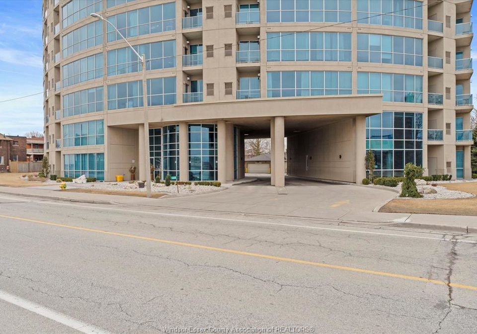 1225-riverside-drive-west-windsor-ontario-26003901