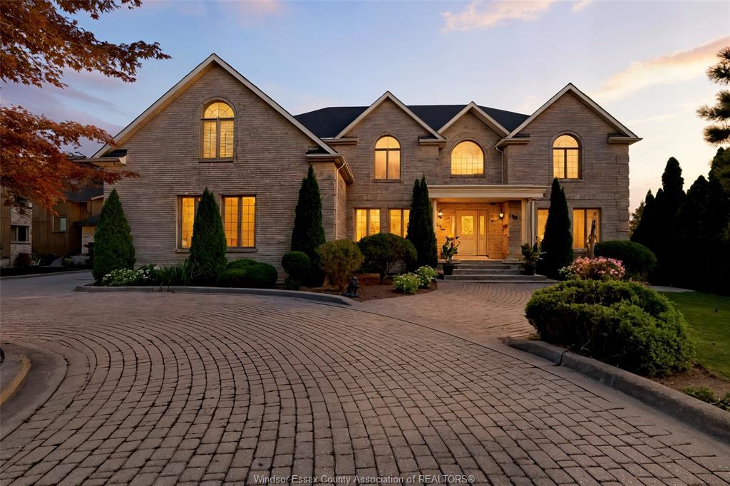492-old-tecumseh-lakeshore-ontario-26004026