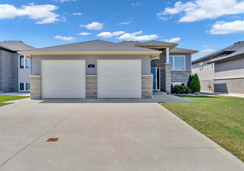324-sweetman-avenue-essex-ontario-26004085