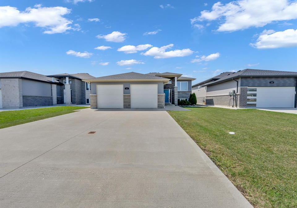 324-sweetman-avenue-essex-ontario-26004085