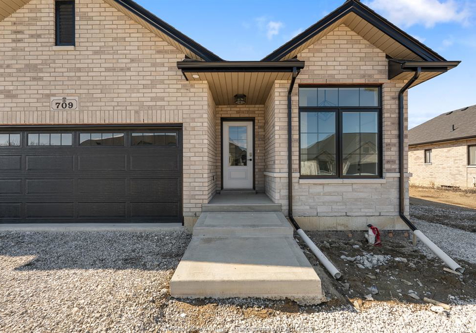 709-elliot-point-road-amherstburg-ontario-26004171