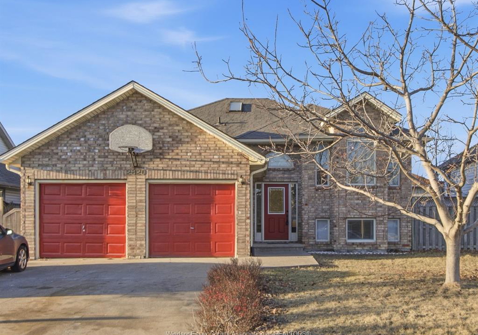 2820-wildberry-crescent-tecumseh-ontario-26004423