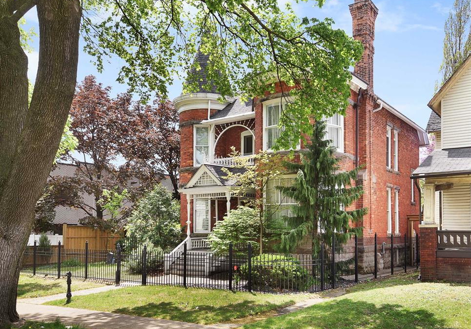 719-victoria-avenue-windsor-ontario-26004465