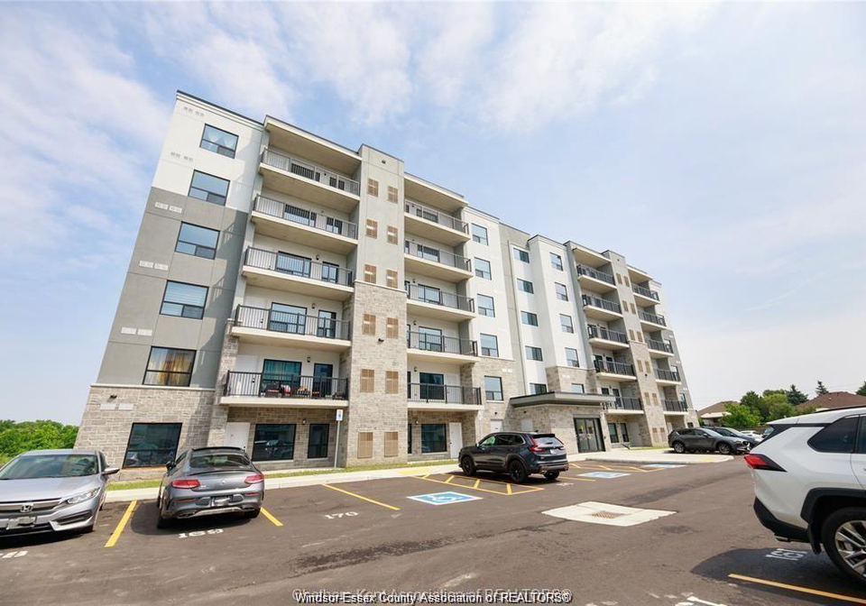3320-stella-windsor-ontario-26004622