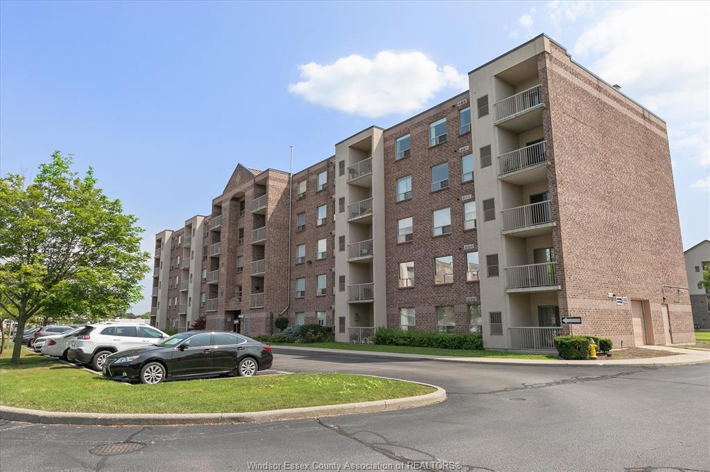 8335-wyandotte-street-east-windsor-ontario-26004713