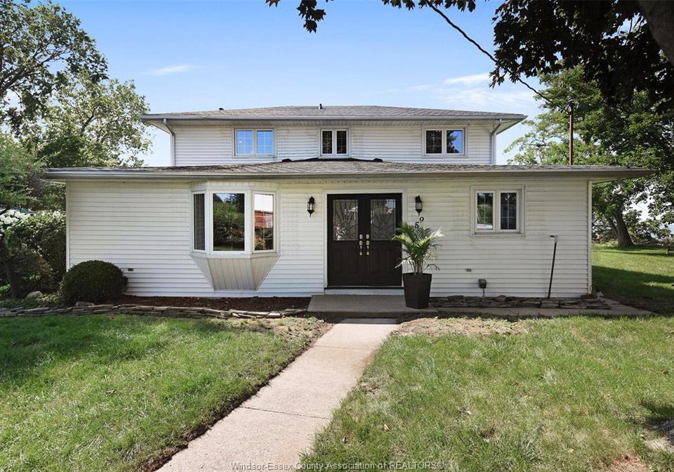 659-mccracken-kingsville-ontario-26004792