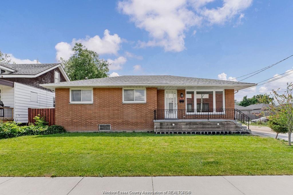 979-arthur-windsor-ontario-26004823
