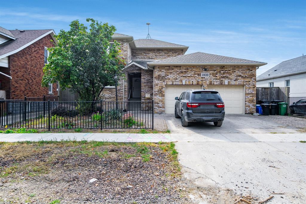 1833-st-luke-windsor-ontario-26004826