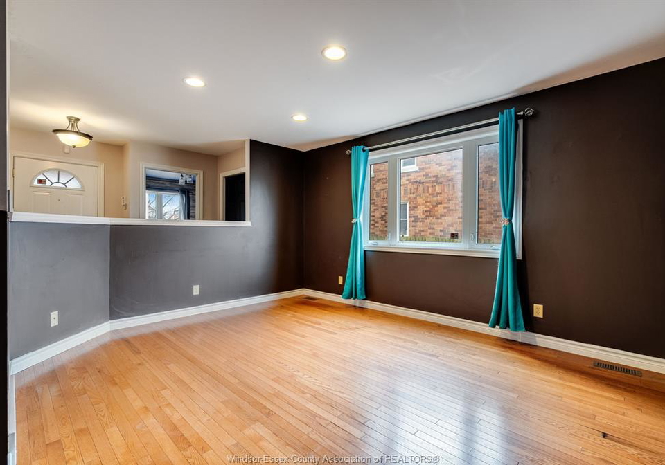 1833-st-luke-windsor-ontario-26004826