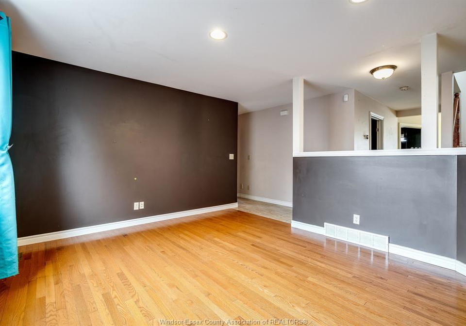 1833-st-luke-windsor-ontario-26004826