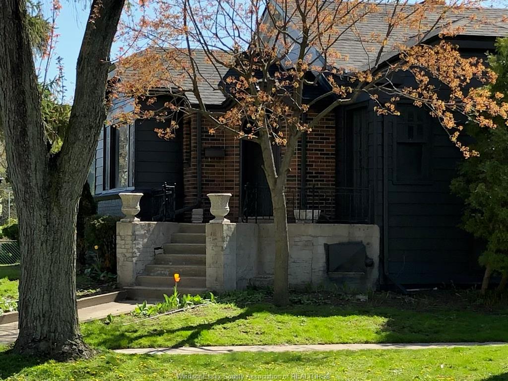 5425-riverside-drive-east-windsor-ontario-26004827