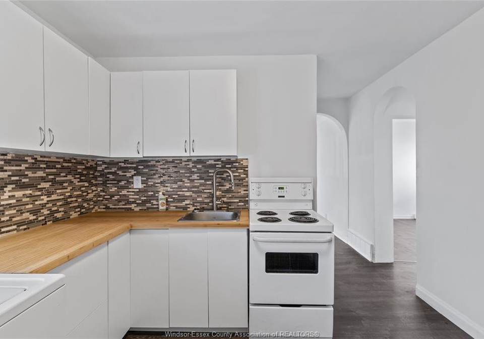 614-elliott-street-east-windsor-ontario-26004938