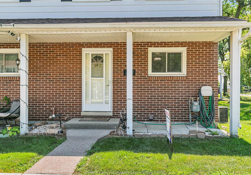 2994-meadowbrook-lane-windsor-ontario-26004971