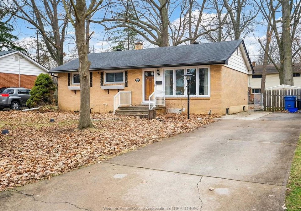 3455-randolph-avenue-windsor-ontario-26005246