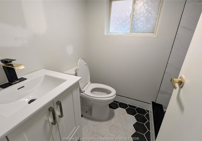 3243-millen-street-windsor-ontario-26005297
