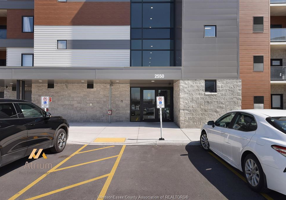 2550-sandwich-west-parkway-lasalle-ontario-26005345