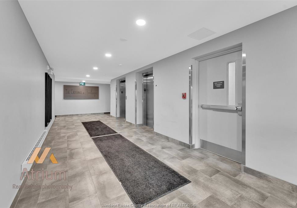 2550-sandwich-west-parkway-lasalle-ontario-26005345