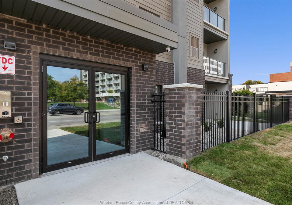 955-ouellette-avenue-windsor-ontario-26005349