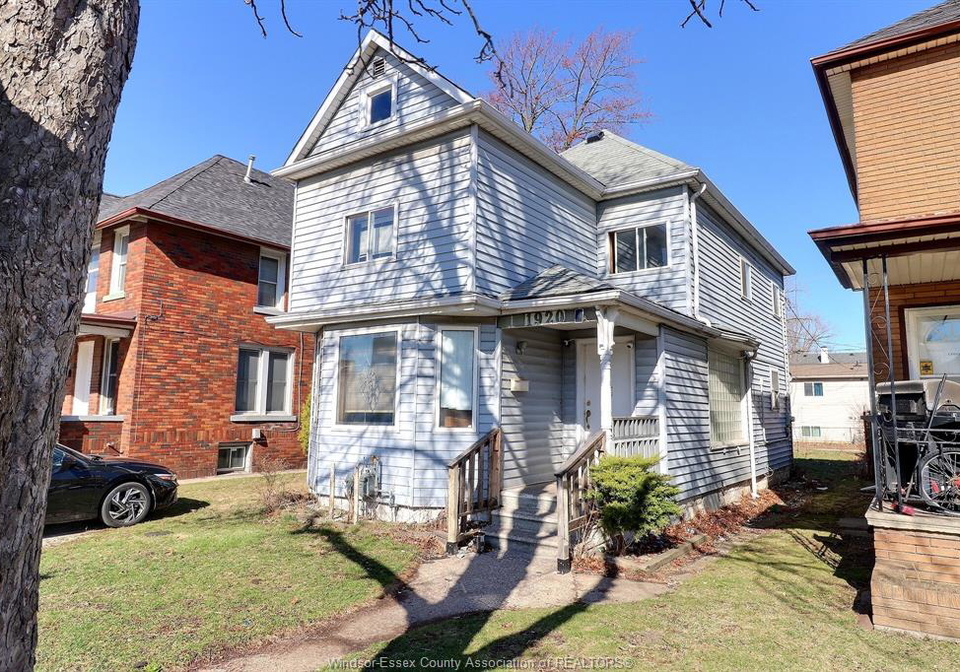 1920-university-avenue-west-windsor-ontario-26005415