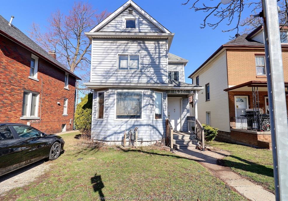 1920-university-avenue-west-windsor-ontario-26005415