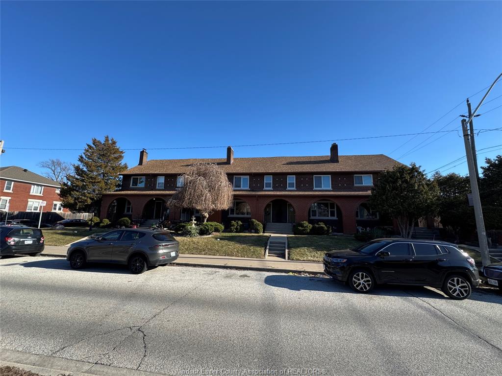 655-91-giles-windsor-ontario-26005426