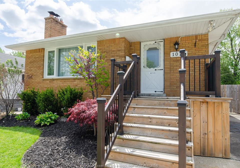 1077-fairview-windsor-ontario-26005473