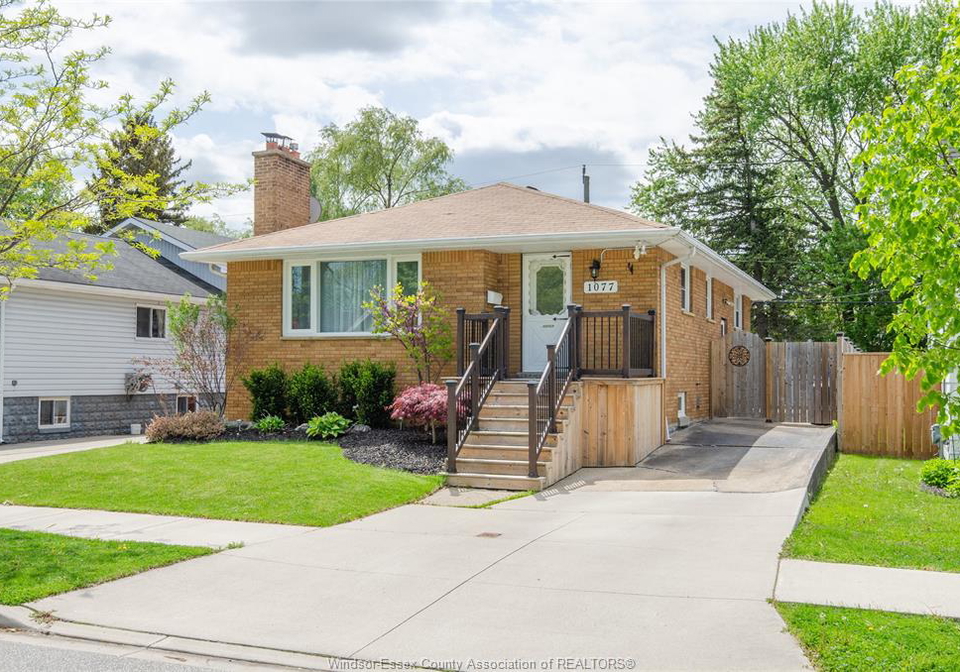 1077-fairview-windsor-ontario-26005473