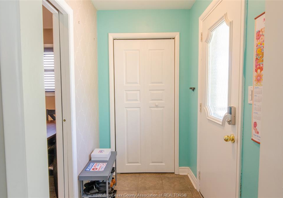 1077-fairview-windsor-ontario-26005473