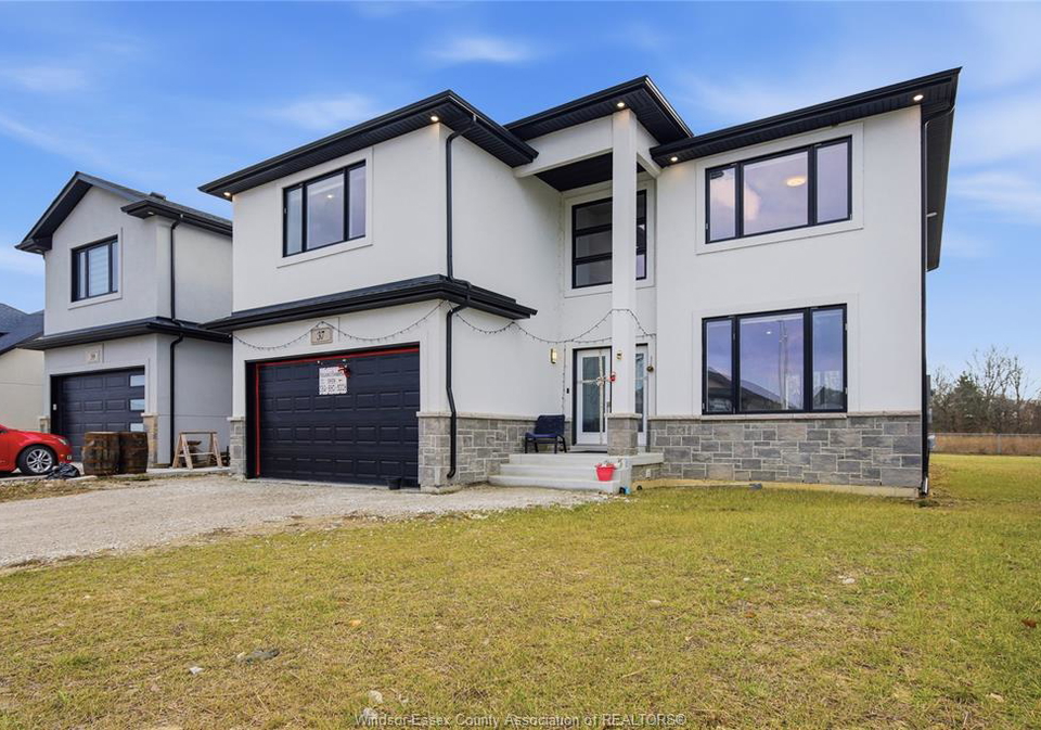 37-kingsbridge-drive-amherstburg-ontario-26005476