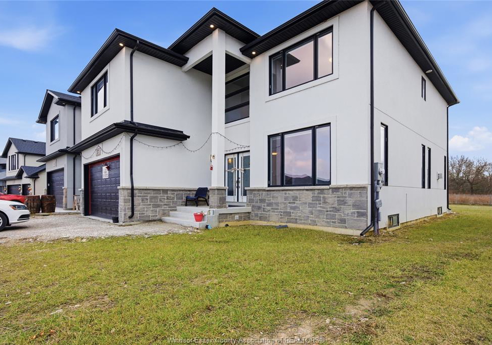 37-kingsbridge-drive-amherstburg-ontario-26005476