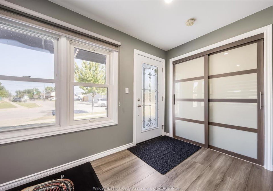 178-first-street-belle-river-ontario-26005481