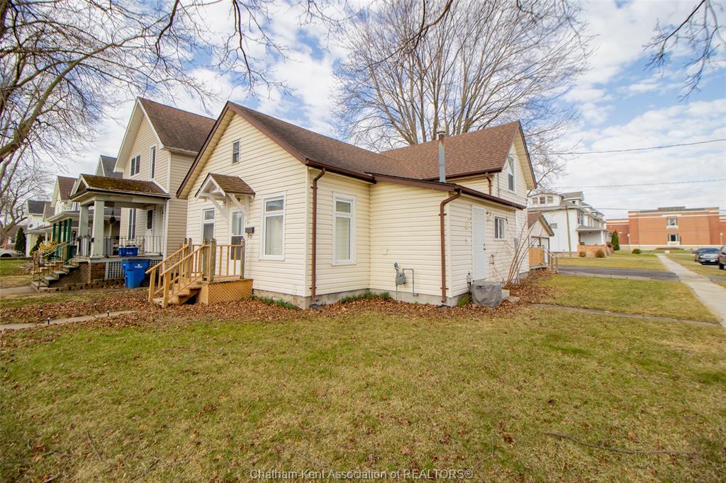 53-selkirk-street-chatham-ontario-26005483