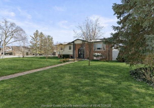 405-state-street-lasalle-ontario-26005502