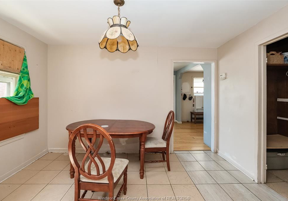 2288-howard-avenue-windsor-ontario-26005613